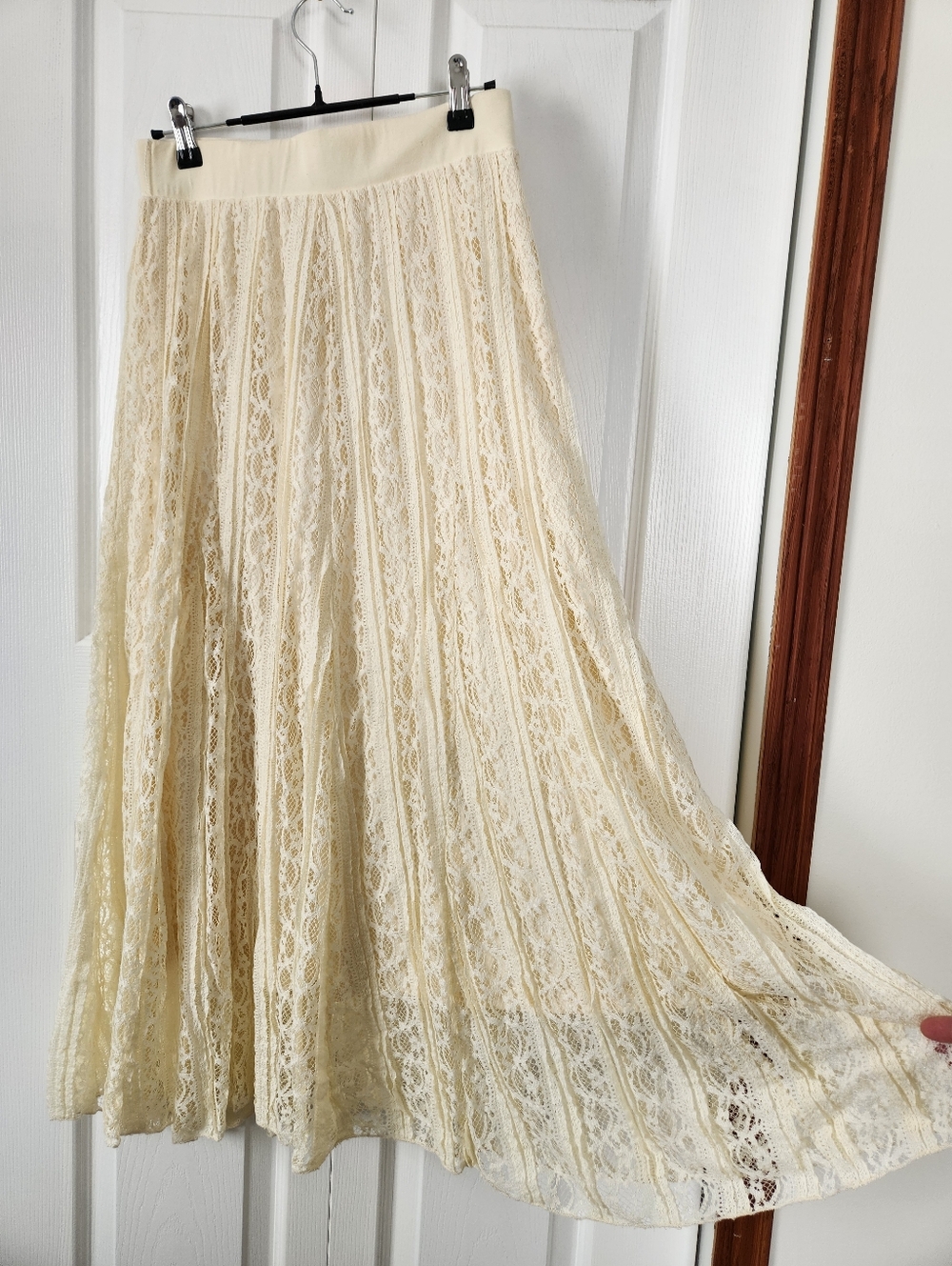 Elegant Cream Lace Maxi Skirt